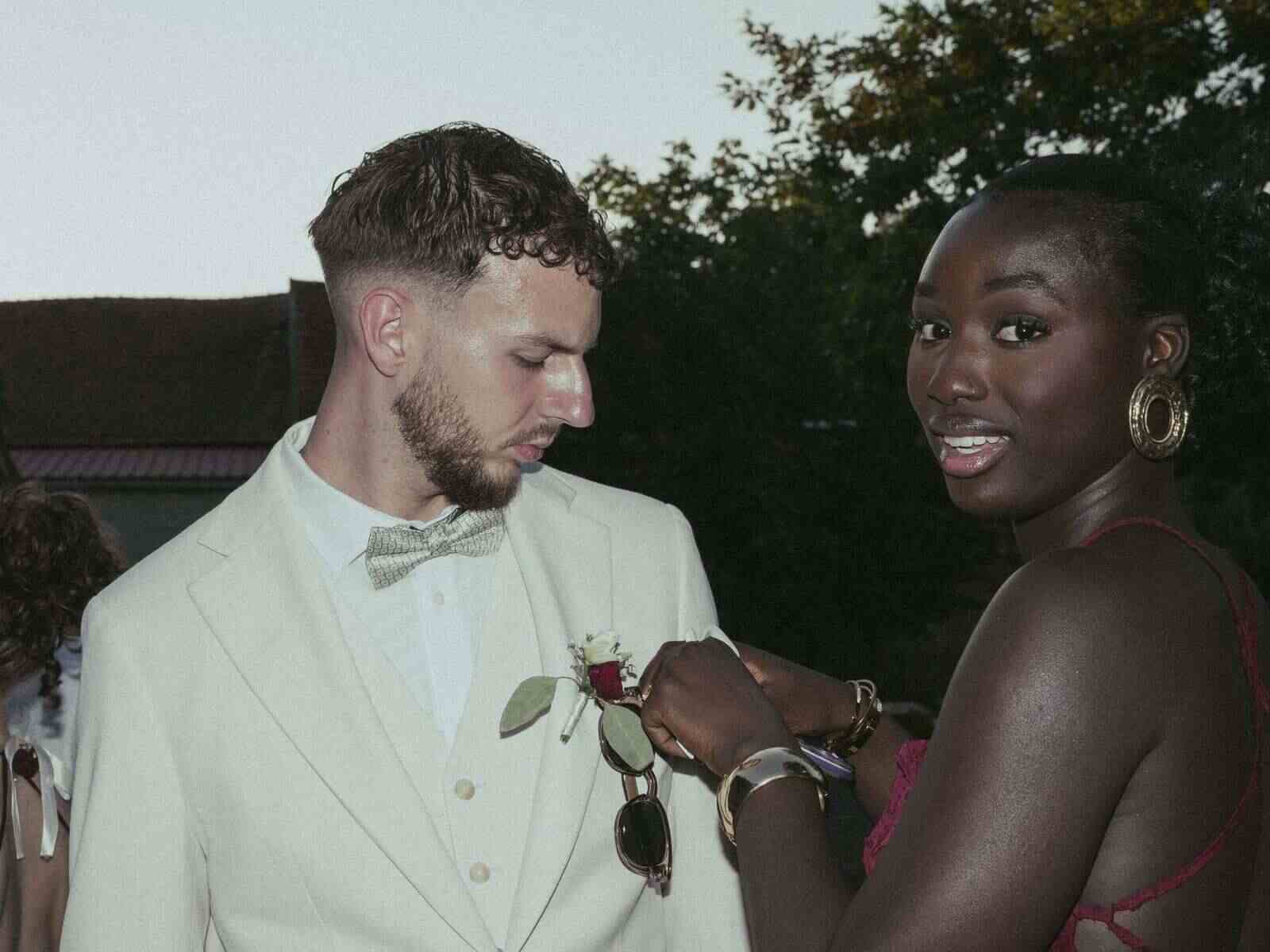 L'épingle à la boutonnière